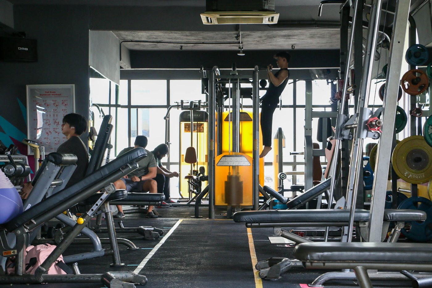 Full training floor at Blitz Gym SS15